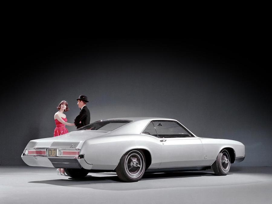  Buick Riviera 1966 года  (фото 8 из 8)